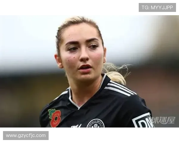 足球明星化身乞丐挑战社会偏见引发热议与反思