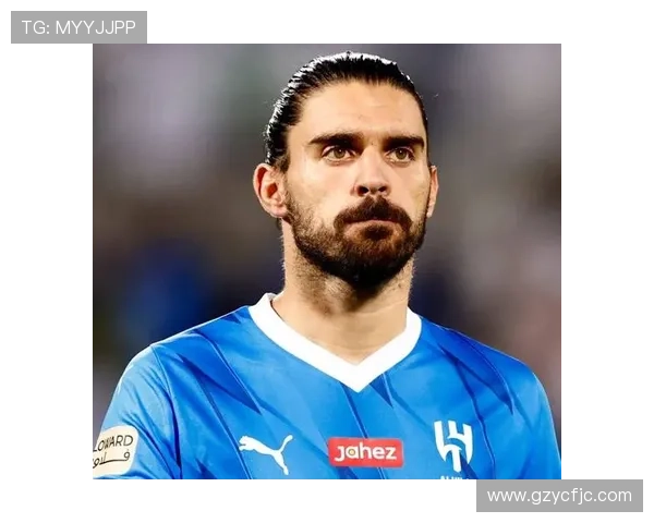 帅气足球明星头像女生图片分享展现青春活力与运动魅力